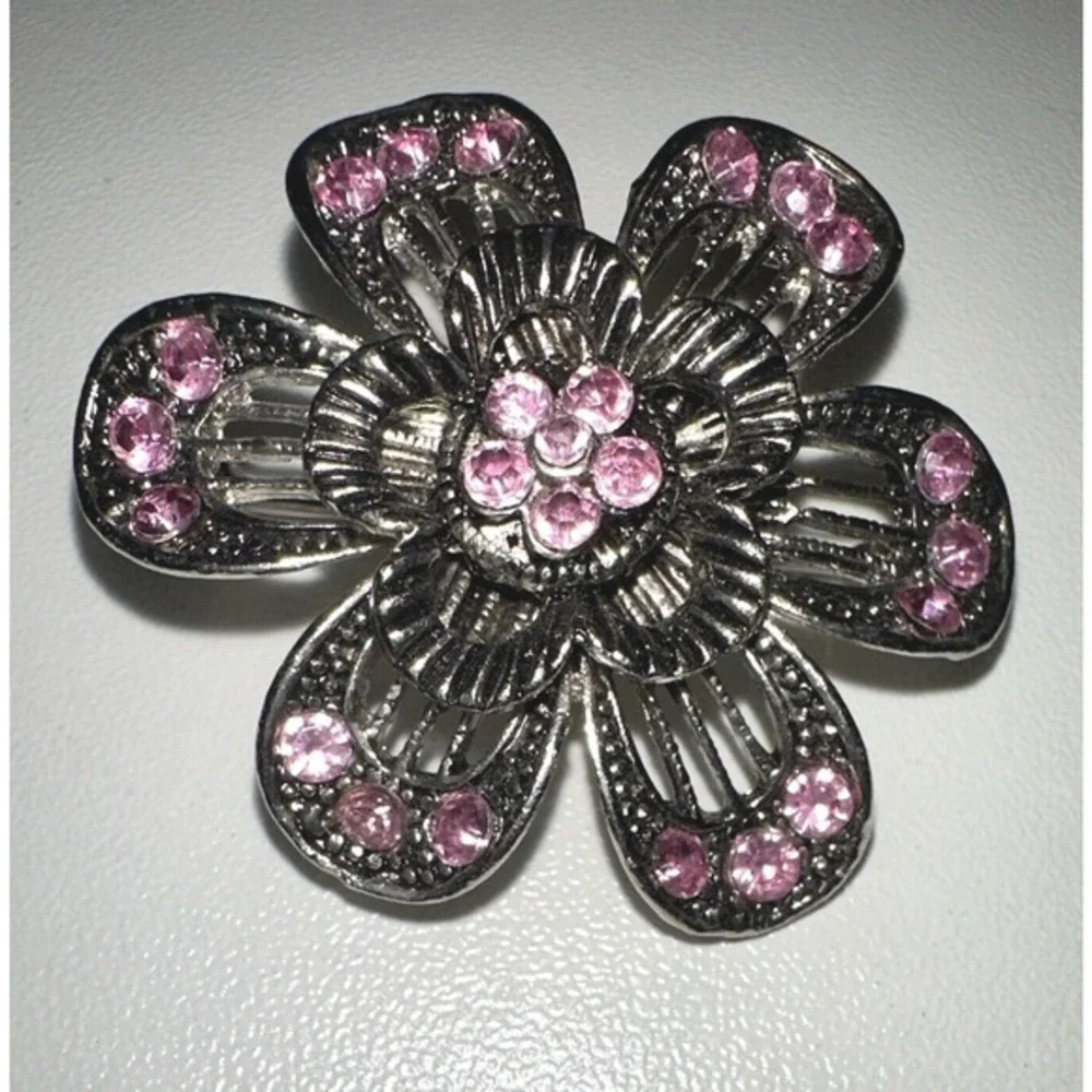 Silver Tone Pink Rhinestone Flower Brooch Floral Pin‎ Vintage Style Jewelry J-01